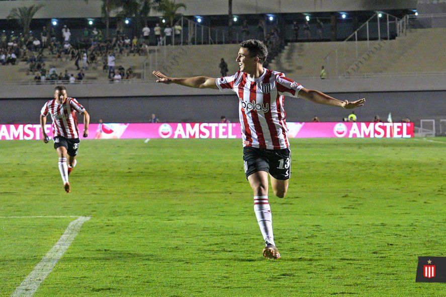 Al cierre del primer tiempo, Estudiantes le gana por la mínima a Goias en los octavos de final de la Copa Sudamericana. FOTO (@EdelpOficial)