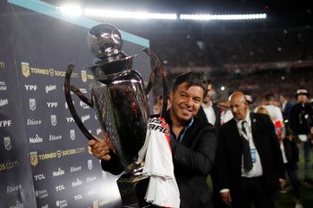 Deuda saldada: Gallardo consiguió su primer copa local con River.