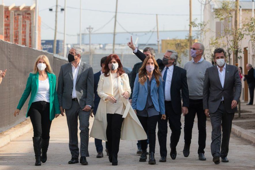 Alberto Fernández, Cristina Kirchner, Axel Kicillof, Sergio Massa, y Máximo Kirchner juntos en La Plata