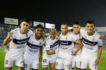 El Gimnasia de Néstor Gorosito en la victoria en Tucumán en la pasada Copa de la Liga (Foto: Prensa GELP)