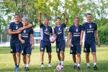Gimnasia inició su pretemporada en Estancia Chica, en el estreno de Givova.