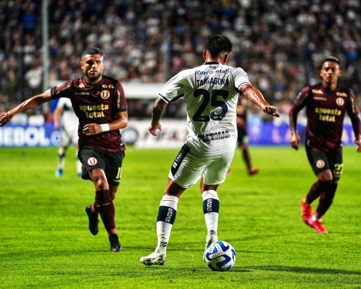 Cristian Tarragona en Gimnasia vs. Universitario por Copa Sudamericana (Foto: Prensa GELP)