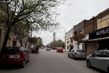La localidad de Gonzales Chaves celebró no tener casos de Covid con un toque de sirenas en el cuartel de Bomberos 