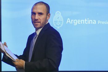 Economía lanzó medidas para contener la suba del dólar. 