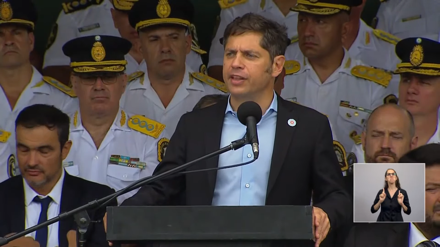 Axel Kicillof en el acto por el Día de la Policía bonaerense