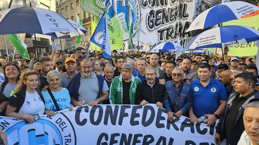 La CGT marcha por el Día del Trabajador y manda un mensaje al Senado ...