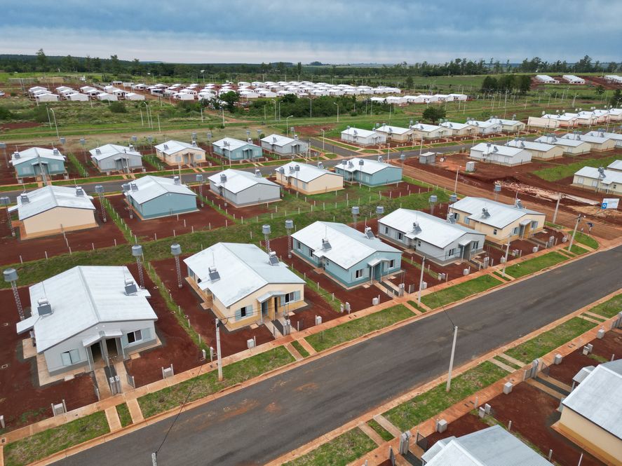 Fueron inauguradas 597 casas.