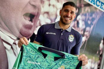 Nelson Insfrán renovó su contrato con Gimnasia. 