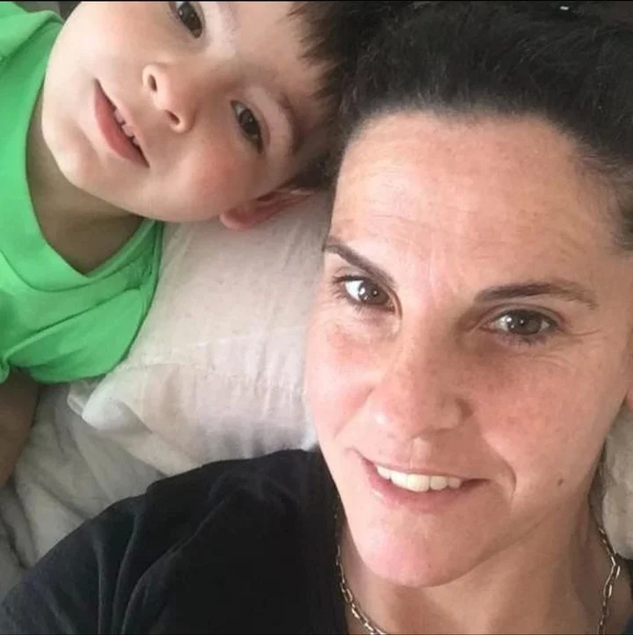 La campaña por la donación de órganos "Un corazón para Isi" fue lanzada cuando Isidro Gastaldi Aladro, el hijo de Laura Aladro, fue diagnosticado con una miocarditis. 
