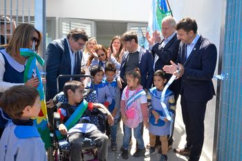 Axel Kicillof inauguró un nuevo edificio para el Jardín N° 905 de Exaltación de la Cruz.