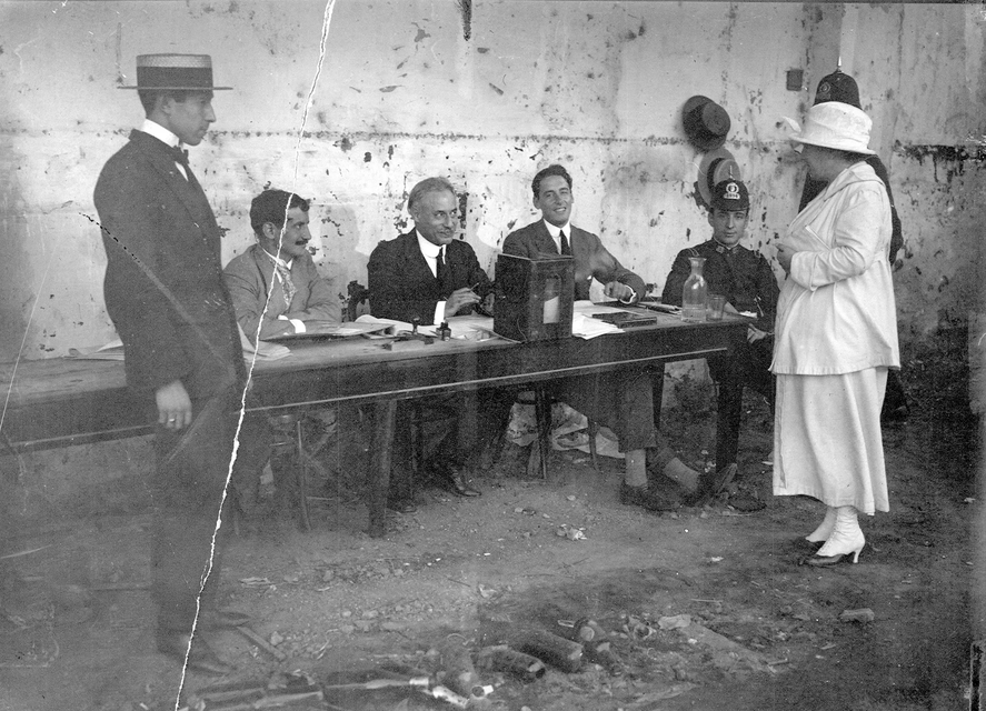 Julieta Lanteri, sin dudas, es una de las mujeres imprescindibles en la historia de la provincia de Buenos Aires y todo el país.