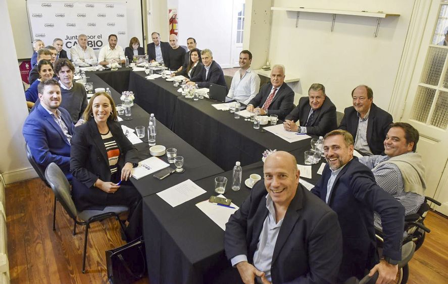 Los dirigentes provinciales aguardan las definiciones de la mesa de Juntos por el Cambio para cerrar acuerdos.