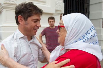 Axel Kicillof busca declarar ciudadana ilustre a Hebe de Bonafini.