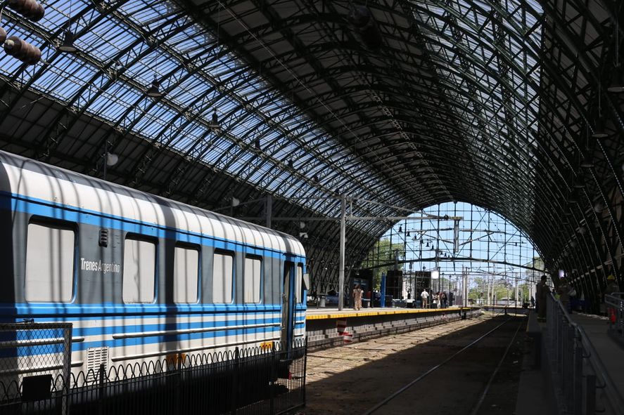 La estación de trenes de La Plata cuenta con su nuevo techo 