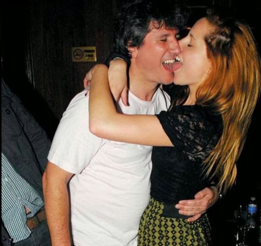 La verdadera foto de Amado Boudou junto Agustina Kampfer desmiente a la señora de pelo caoba en la marcha, que decía que el amorío era con Cristina Kirchner 
