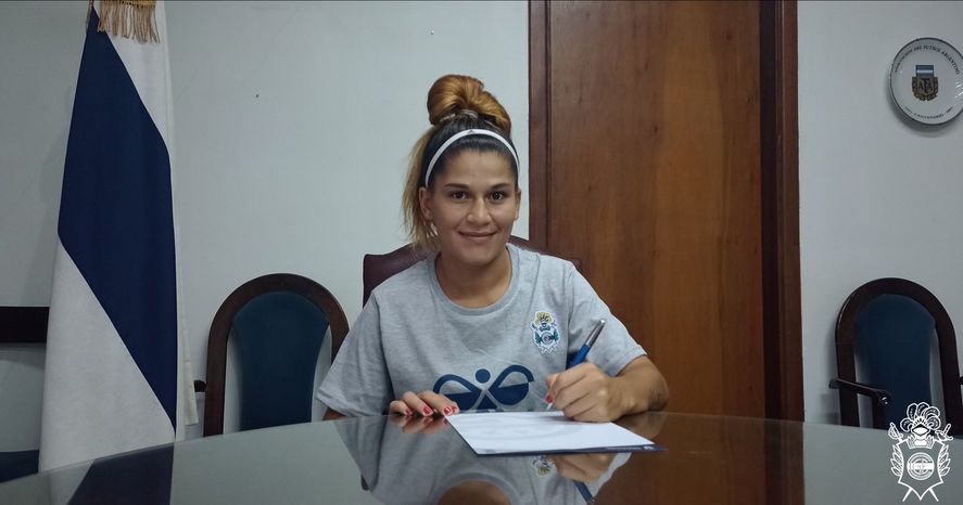 La goleadora de Español, Laura Romero, ahora jugará en Gimnasia.