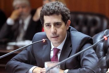 el gobierno regularizara a mas de 6.800 menores venezolanos