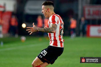 Leo Godoy abrió el camino para la goleada de Estudiantes.