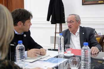 el conflicto con el ioma cruzo al intendente de tandil con un funcionario de kicillof