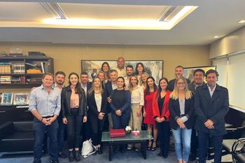 Mauricio Macri junto a diputados bonaerenses del PRO. Si los habilita, votan la ley Bapro