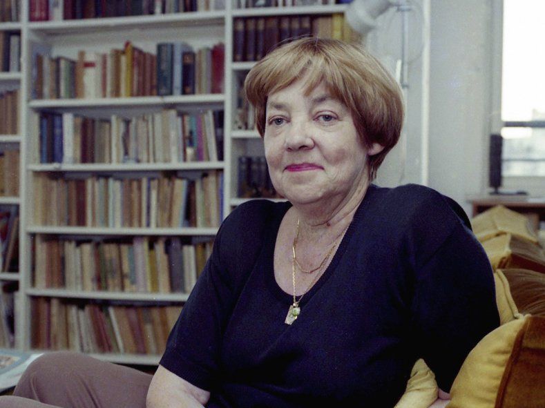 Si hablamos de mujeres bonaerenses destacadas, María Elena Walsh fue una de ellas.