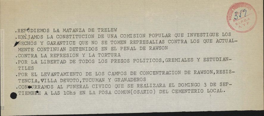 Los folletos que forman parte del informe que la Comisión por la Memoria entregó a familiares de la Masacre de Trelew.