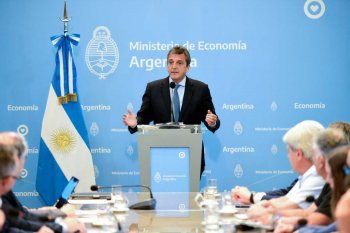 Sergio Massa dijo que las deudas de Argentina en pesos son sustentables.