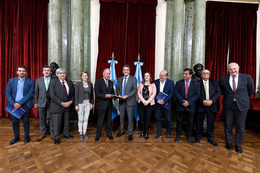 Postal del encuentro ampliada