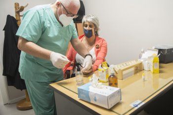 Diferentes sectores del sistema sanitario bonaerense explicaron qué impacto tendrá el DNU de Milei en el sistema de salud.