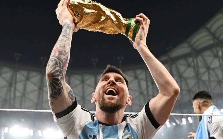 La imagen que publicó Lionel Messi en Instagram con la Copa del Mundo.