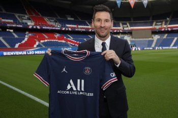 Lionel Messi por primera vez con la camiseta del PSG