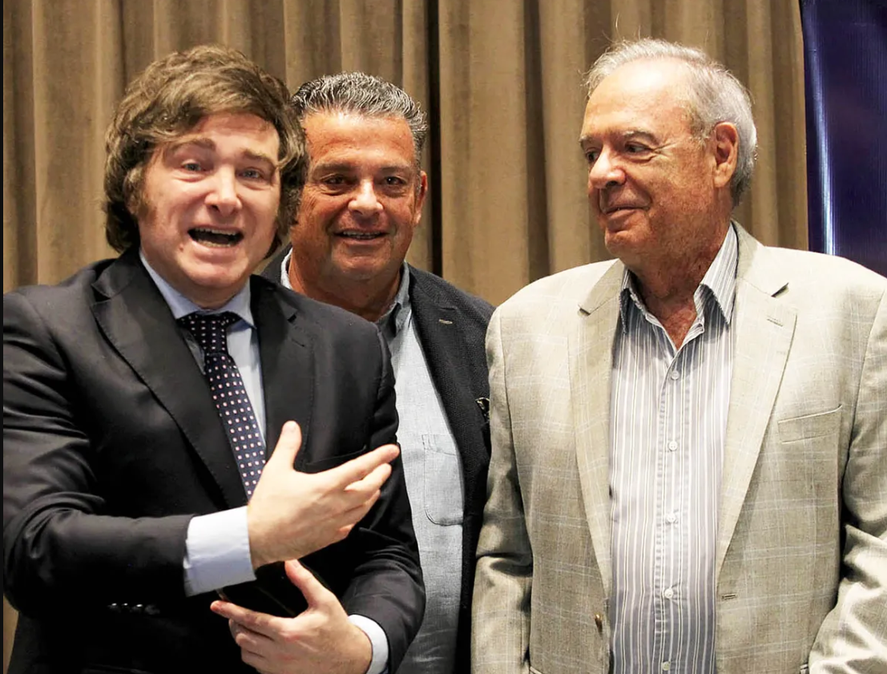 Javier Milei y sus armadores fueron acusados de pedir dinero a cambio de candidaturas y de incluir gente vinculada a delitos en las listas.