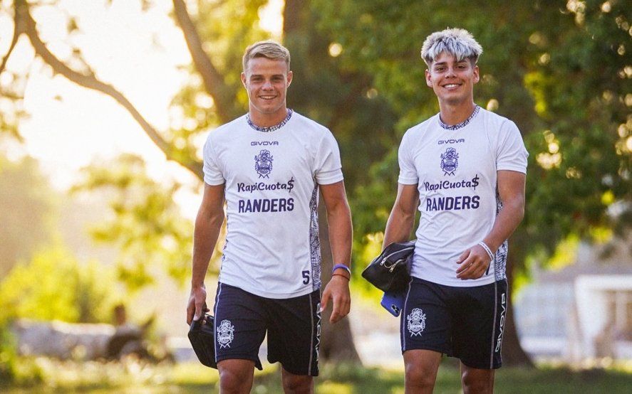 Ignacio Miramón y Benjamín Domínguez, dos pibes Lobos que se afianzan en el once titular de Gimnasia.