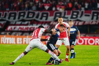 Ignacio Miramón en acción, en la visita de Gimnasia a Independiente Santa Fe por Copa Sudamericana (Foto: Prensa GELP)