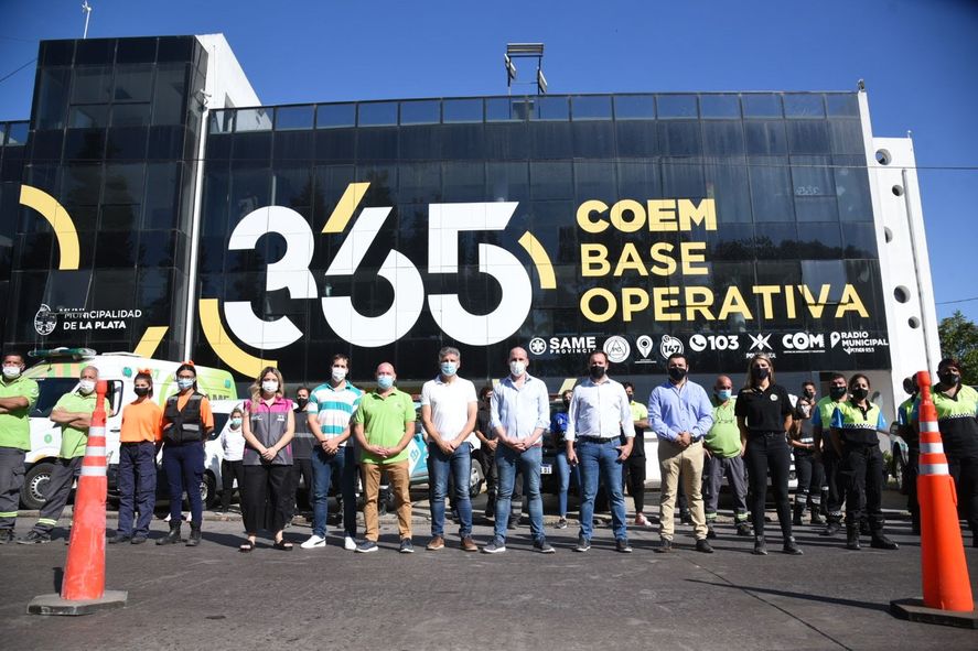 En la batería de ante la ola de calor que se vive en toda la provincia de Buenos Aires, se actualizará que en situaciones de emergencia los vecinos pueden comunicarse al 911 y al 103 de Protección Civil.