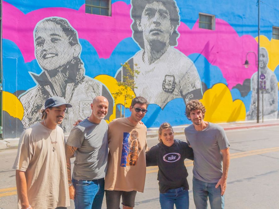 La campeona olímpica de judo, Paula Pareto, visitó el mural que se encuentra en San Fernando.