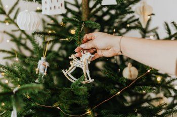 Recomiendan que quienes planean pasar Nochebuena con personas de riesgo reduzcan al máximo las salidas