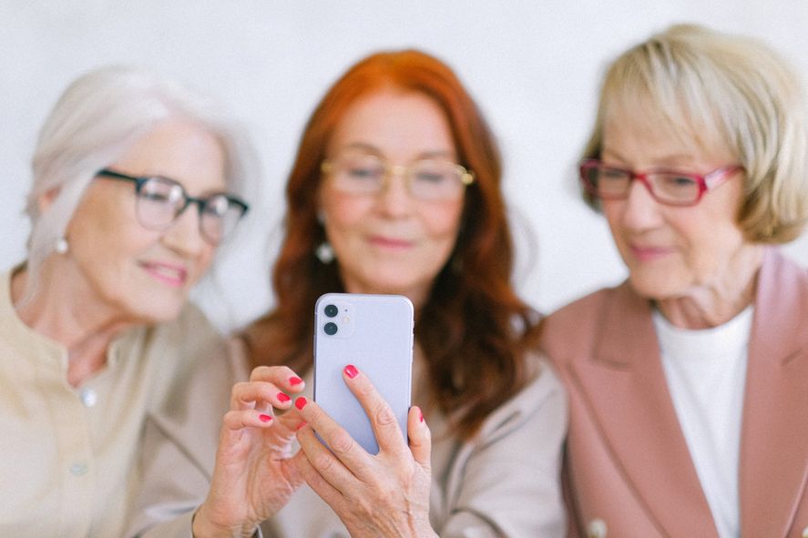 Jubilados y pensionados podrán acceder a la nueva credencial digital de PAMI
