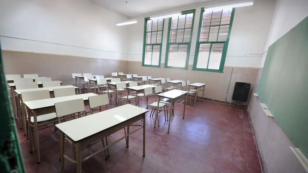 Los docentes bonaerenses hacen un nuevo paro en medio de una paritaria ...
