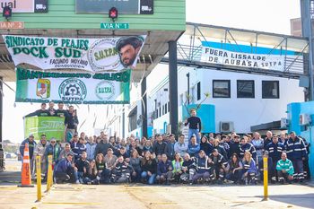 Los trabajadores de AUBASA levantaron la medida de fuerza pero el conflicto continúa
