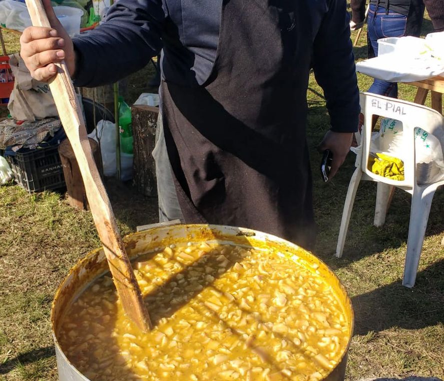 Este sábado 9 de julio, tres localidades de la provincia de Buenos Aires realizarán una fiesta en la que se cocinará locro para 50 personas.