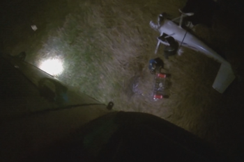 El asombroso rescate a dos hombres que cayeron sobre la costa del río Paraná con su avioneta.
