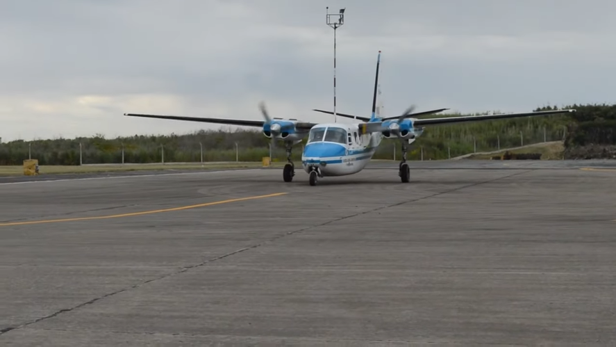 Se trata Aero Commander 501, que en el conflicto bélico transportó material y pilotos a las distintas bases, y se mantuvo en actividad hasta el 2018.