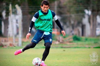 Pulga Rodríguez en el entrenamiento de Gimnasia.