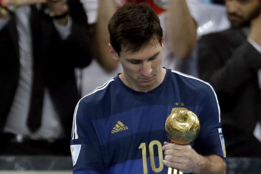 El rey sin corona: la copa se escapó en Brasil pero la Pulga tiene revancha en Qatar.