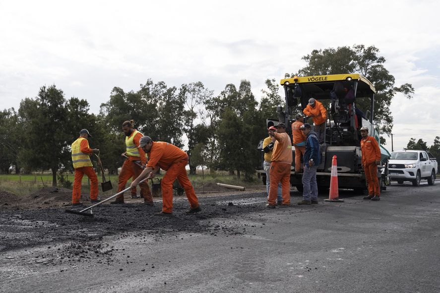 Repavimentación de la Ruta provincial 215 entre los municipios de Cañuelas y Monte