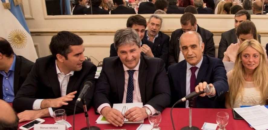 Roberto Gigante junto a Manuel Mosca y Daniel Salvador