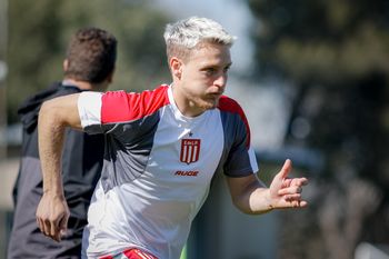 El referente de Estudiantes que, ¿analiza su salida?