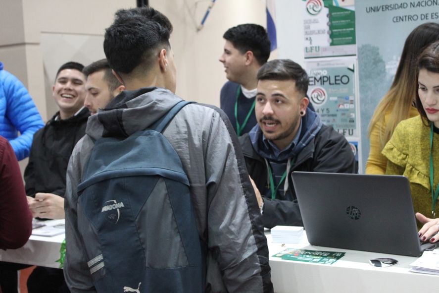 Se trata de una iniciativa que busca insertar a los jóvenes en el empleo, a la vez que brinda beneficios a los empleadores que los contraten