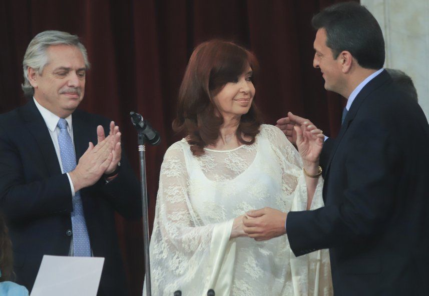 Bendición: Cristina Kirchner y Sergio Massa comparten acto en la ESMA ...